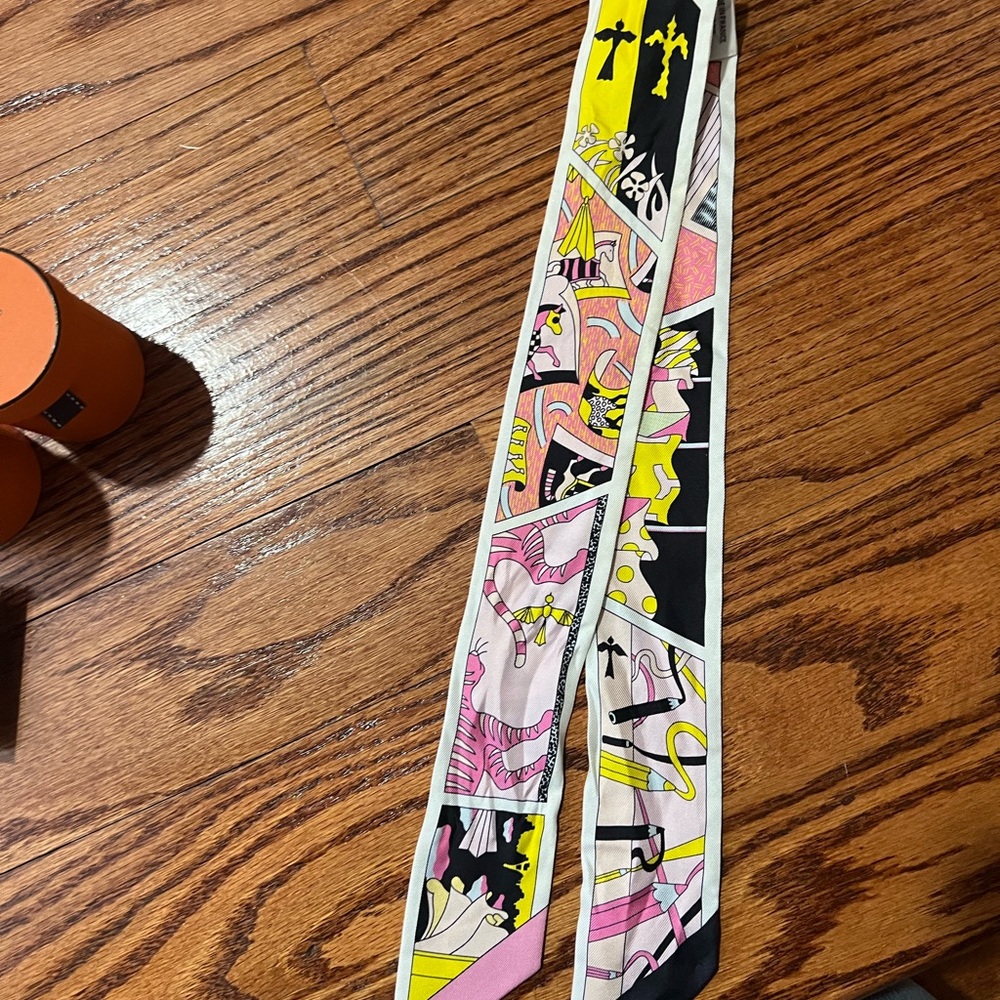 Hermes Twilly Scarves scarf pair Birkin or Kelly bags FC/NOIR/Rose/Jaune Color